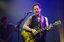 Ian Siegal and The Rhythm Chiefs in Doornroosje